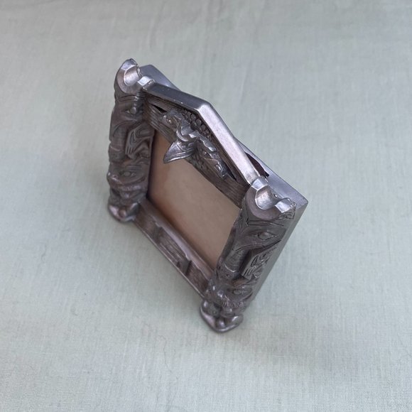 Pewter Totem Longhouse Picture Frame - made in Canada - Picture 3 of 6